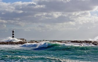 Farul Colonia de Sant Jordi in sudul insulei Mallorca