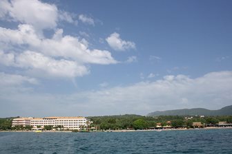 Dassia, plajă și mare