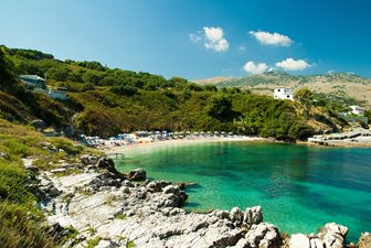 Plaja din statiunea Kassiopi din Corfu